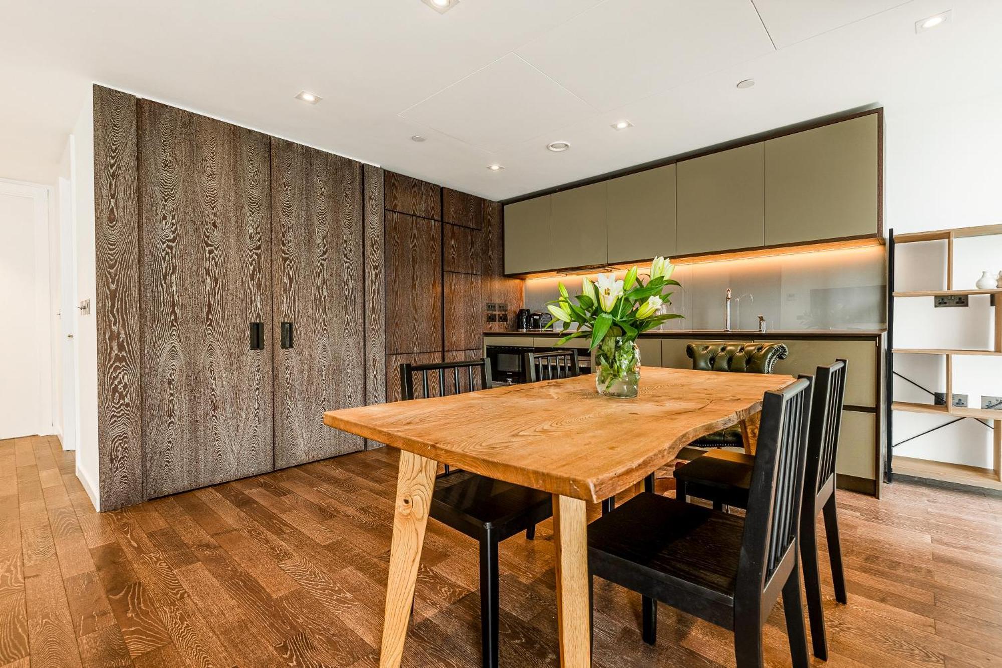 Radiant 2 Bdr With Balcony In Luxury Building Appartamento